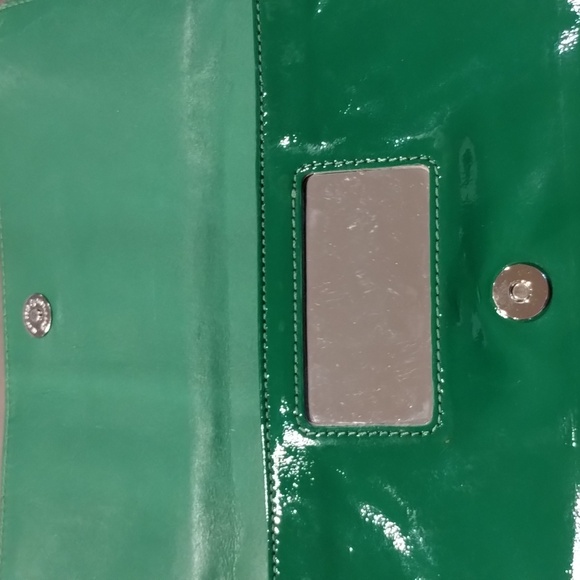 Cole Haan Leather Green Wristlet Wallet Patent Leather Clutch - X Large- GUC - Picture 13 of 17